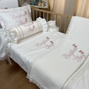 Pudra isim kalp işlemeli nevresim takımı