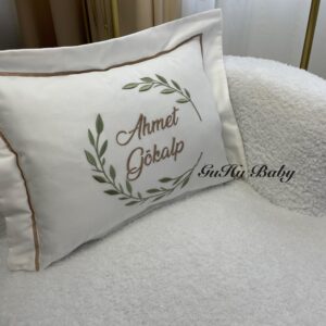 Çeyrek çelenk desenli pano yastık