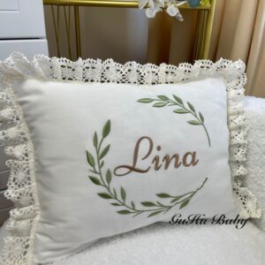 Çeyrek çelenk desenli dantelli yastık