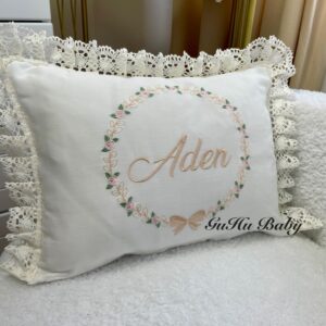 Kurdele desenli dantelli yastık