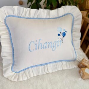 Bebe mavisi biyeli balon işlemeli fırfırlı yastık