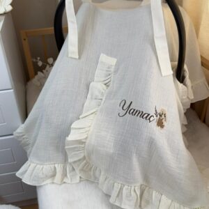 Salopetli tavşan işlemeli müslin puset örtüsü