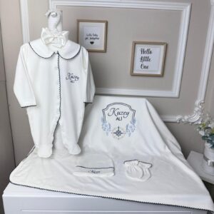 Kuzey yıldızı işlemeli lacivert oyalı 4lü set